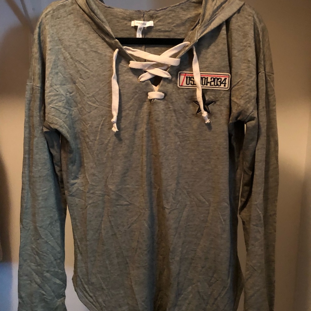 Hooded long sleeve shirt